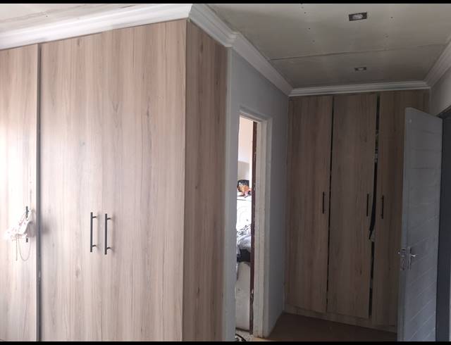 2 BEDROOM FREEHOLD FOR SALE IN VOSLOORUS SOUTH